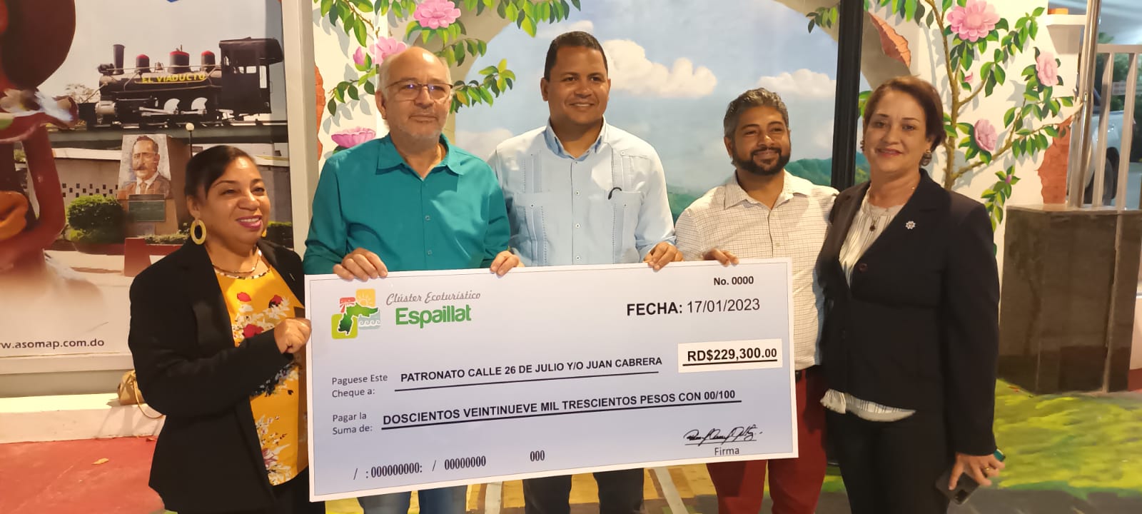 PROESPAILLAT entrega aporte para remozamiento de la calle 3D en Moca
